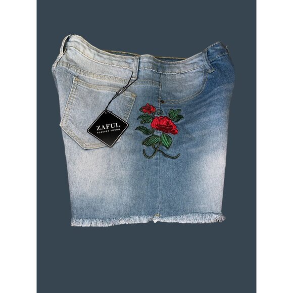 Zaful Womens Denim Shorts W/ Rose Embroidery Frayed Hem Size 4 Light Wash Cotton - Picture 10 of 11
